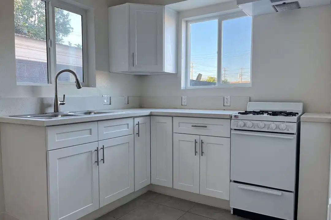 5017 Clara St unit 5017-C 3/4 - View 2