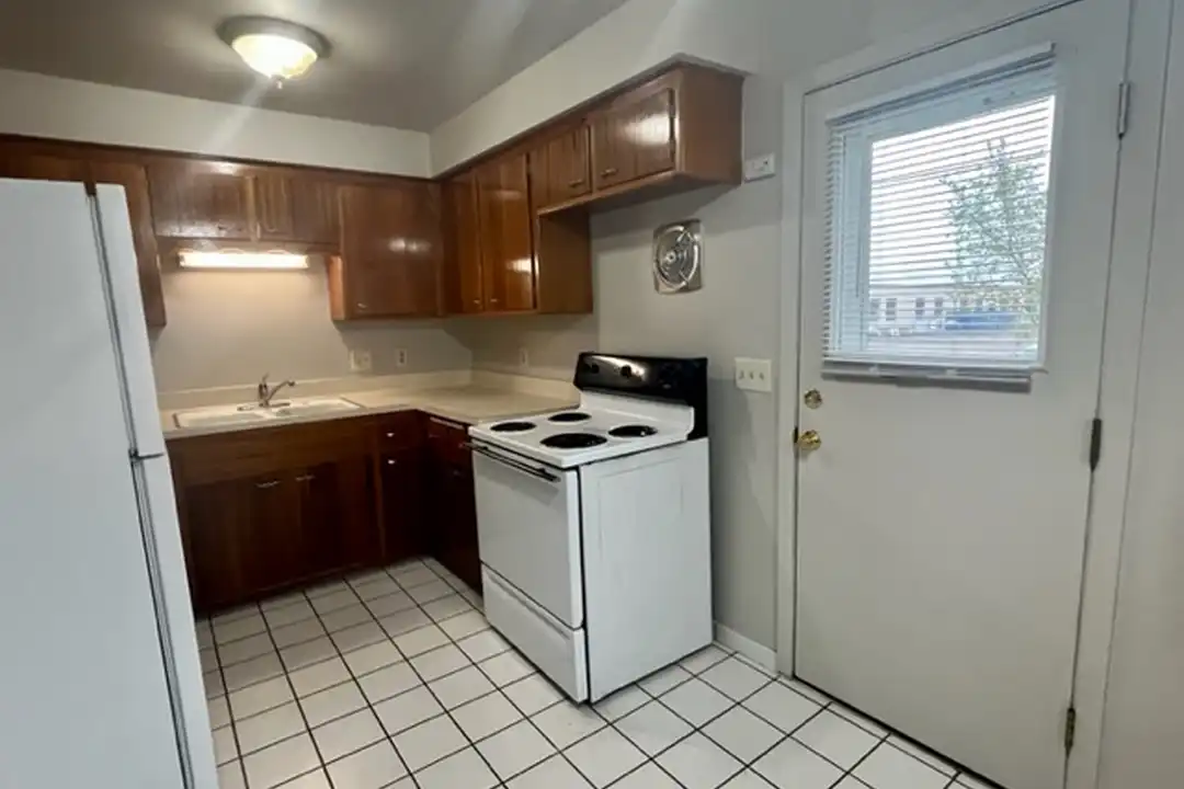 822 Mayfair Ave unit 2 – photo 1