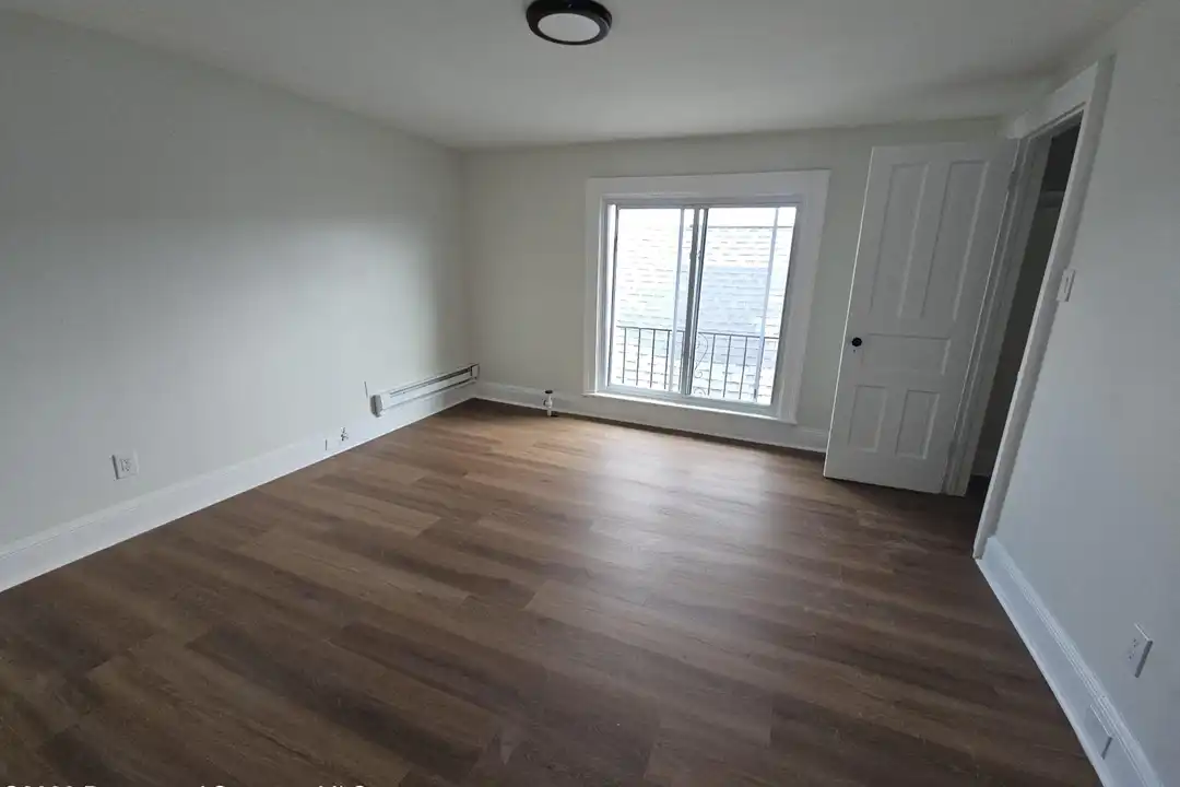 1226 Vine St #3 – photo 1