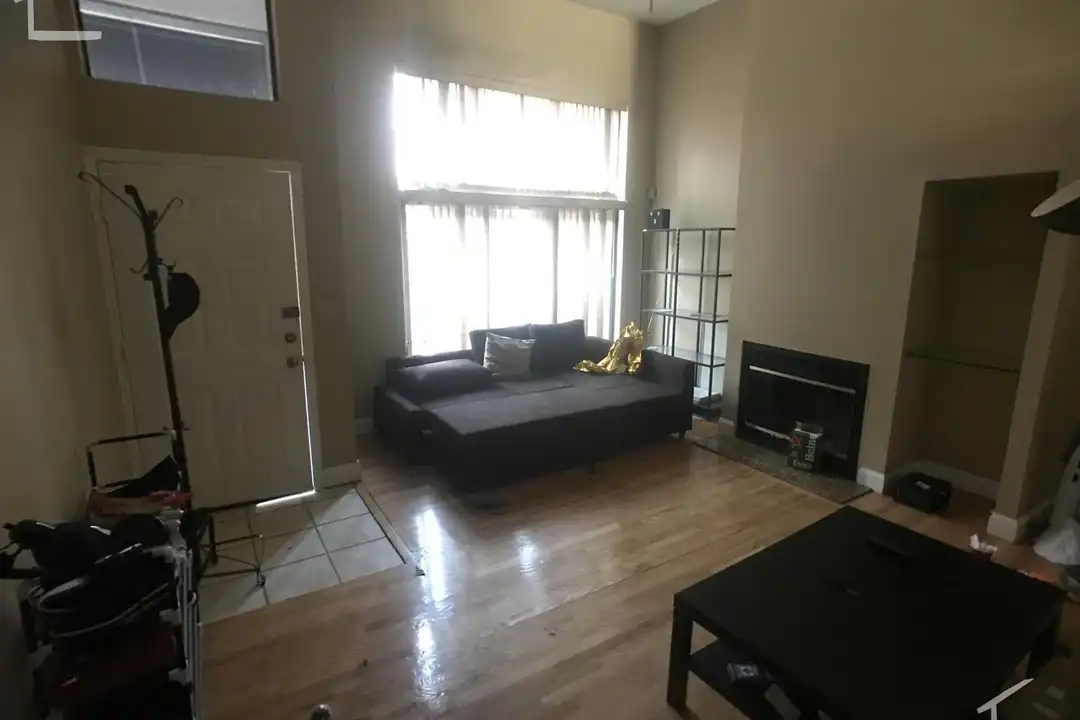 Apartment in Boston, Allston Village, Allston - More