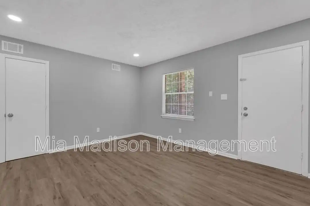 111 E Mell St unit # 12 - More