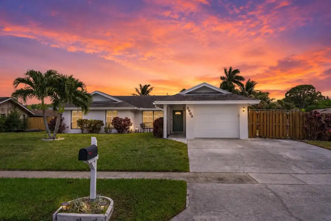 3962 Winfield Rd - View 3