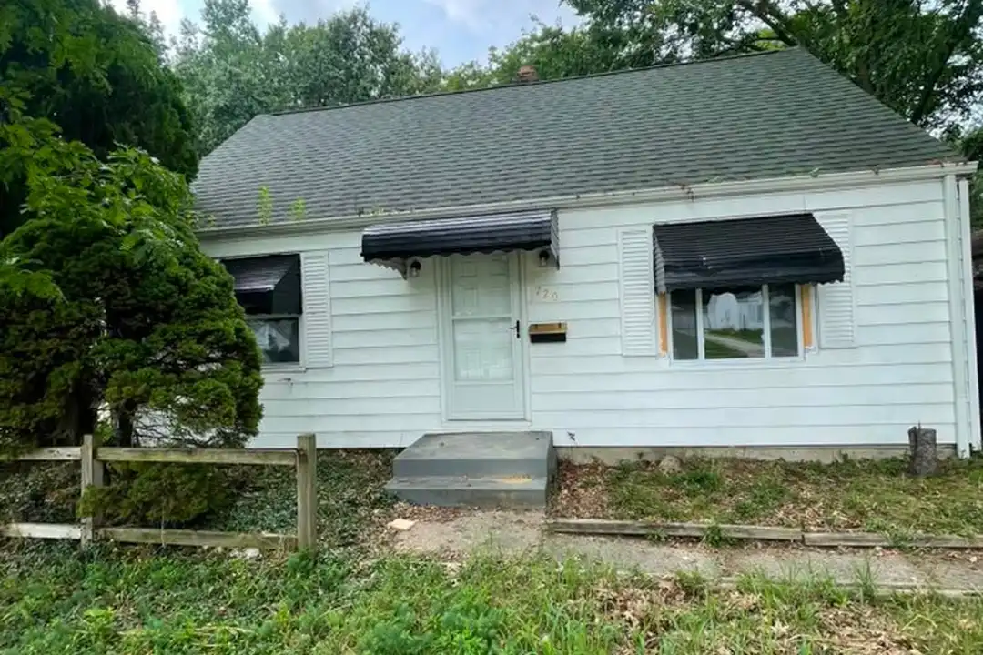 720 E 258th St – photo 1