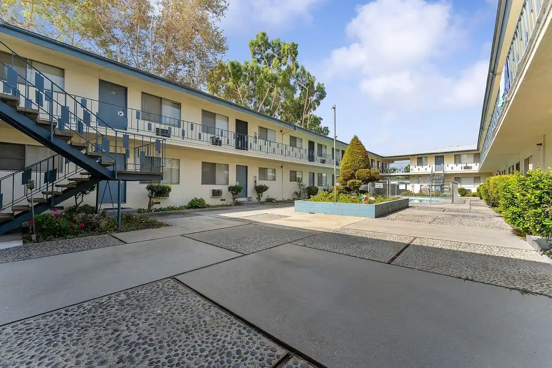 West Covina Gardens - View 3