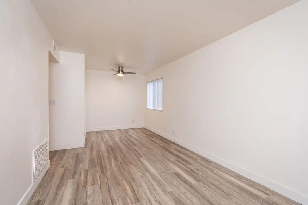 Apartment in Sacramento - View 5