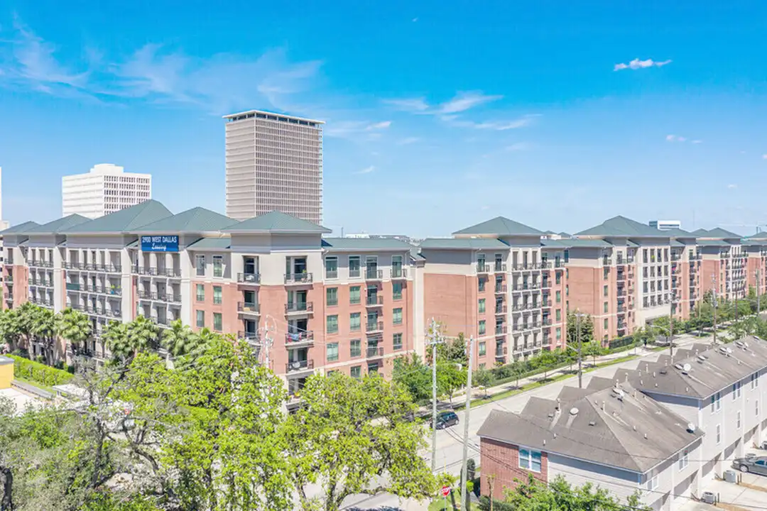 2701 W Dallas St - View 2