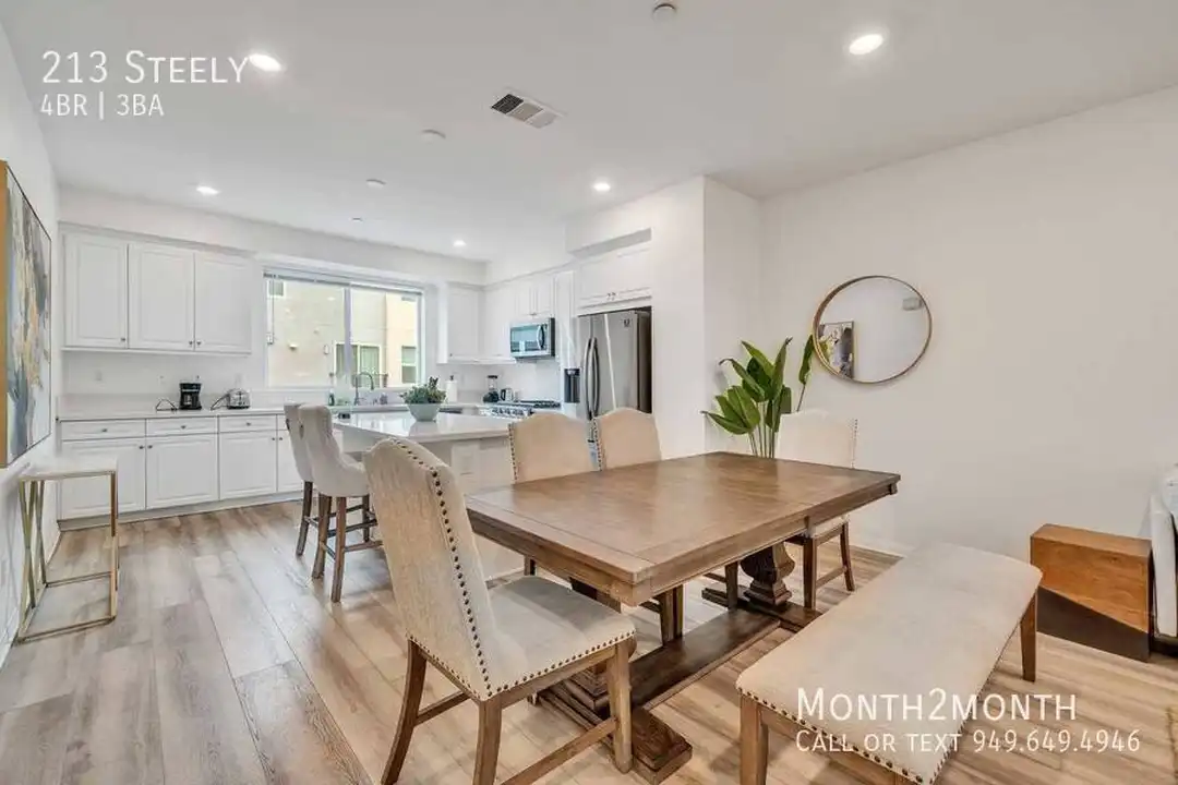 Apartment in Irvine - View 4