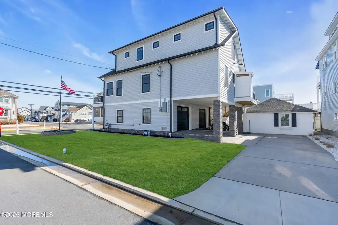 455 E Main St - View 6