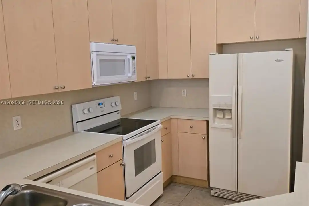 1158 NE 32nd Ave #1158 - View 4