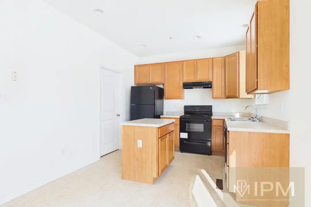 379 Mesa Ln - View 4