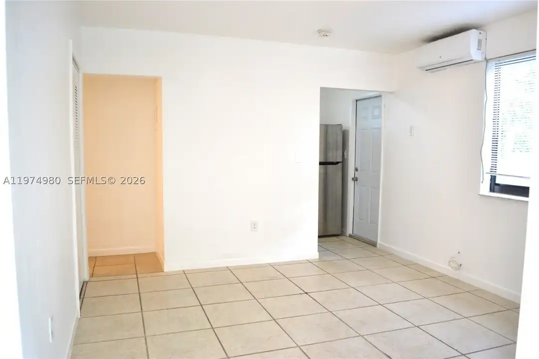 1035 SW 4th St #2 - View 3