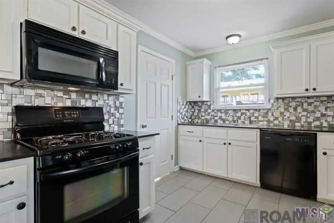 11034 Old Hammond Hwy - View 2