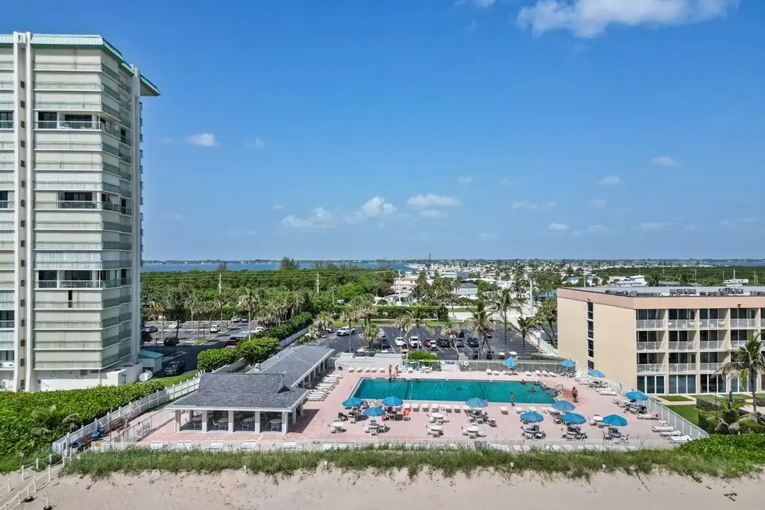 718 Nettles Blvd unit 1537492P - View 3