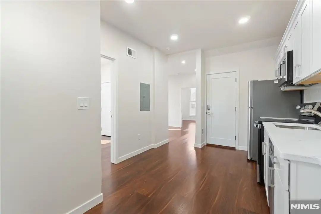 826 George St unit 1st Floor - More