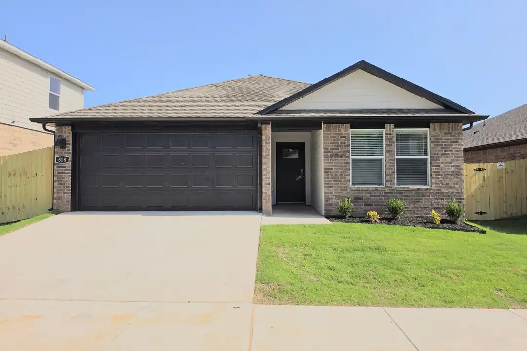 618 S Neon Ave – photo 1