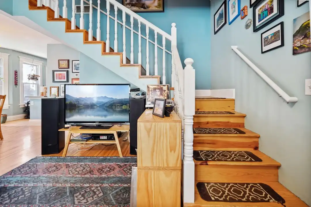 1618 6th St NE - View 6