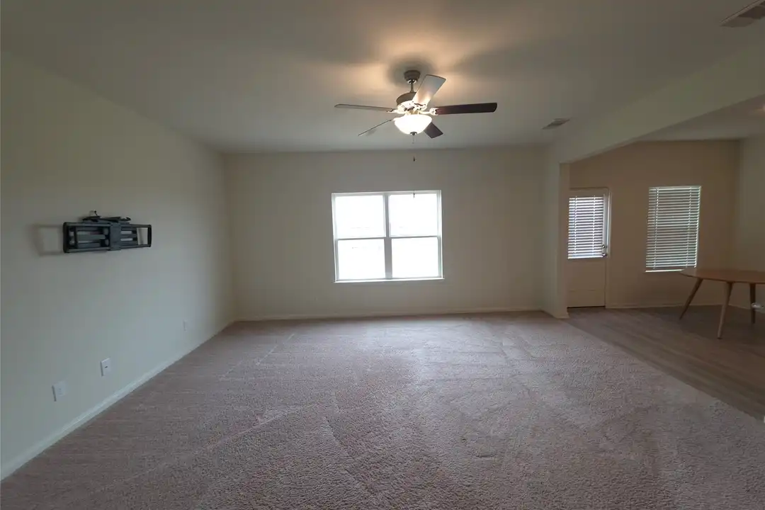 305 Lone Mountain Dr - View 3