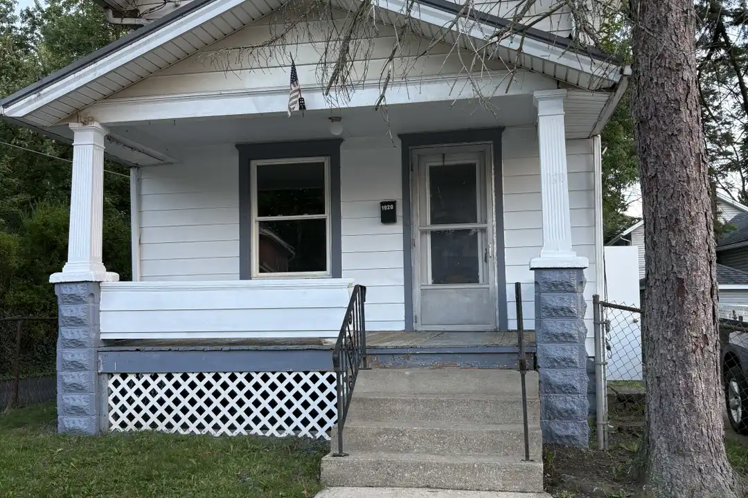 1920 3rd St SE – photo 1