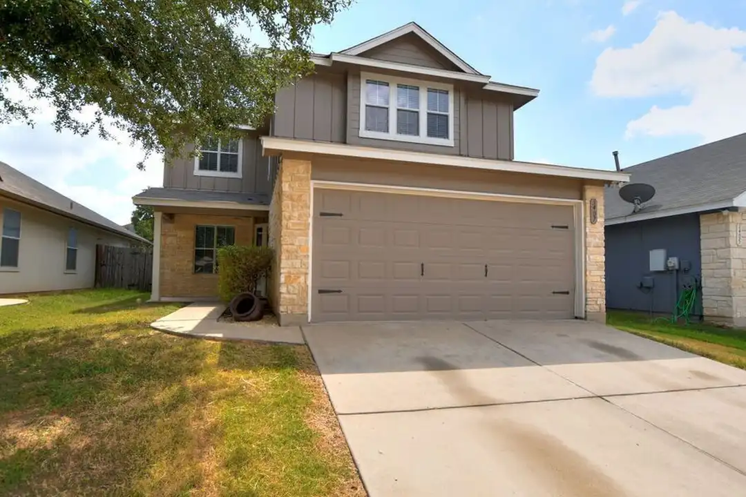 3407 Barksdale Dr - View 2