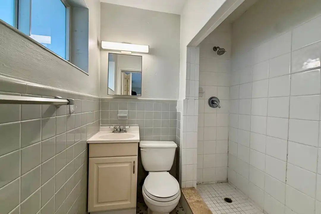 1215 NE 17th Ave unit Unit 5 - View 4