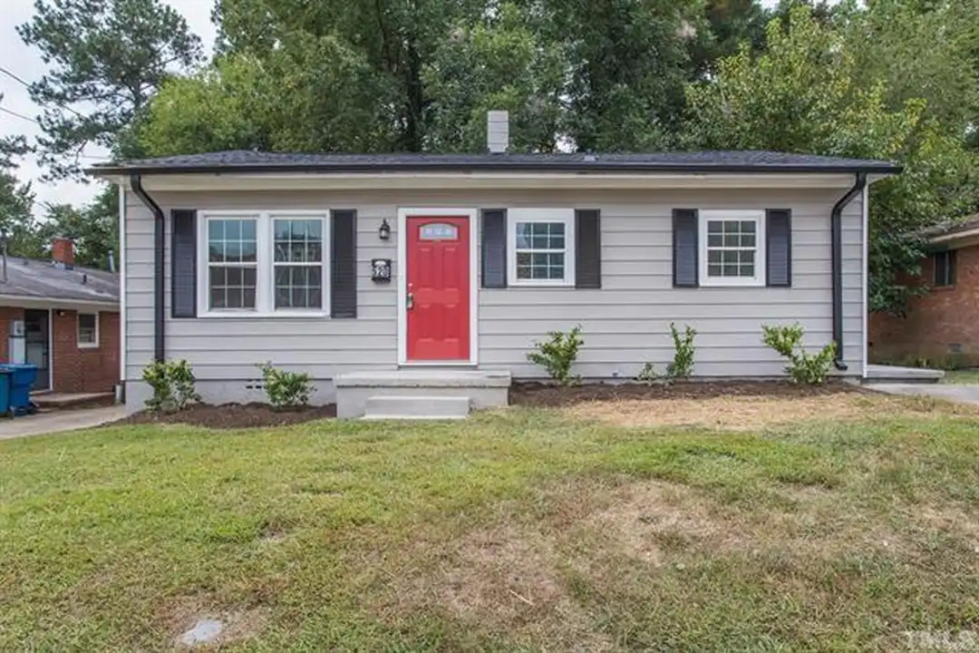 520 Cecil St - More