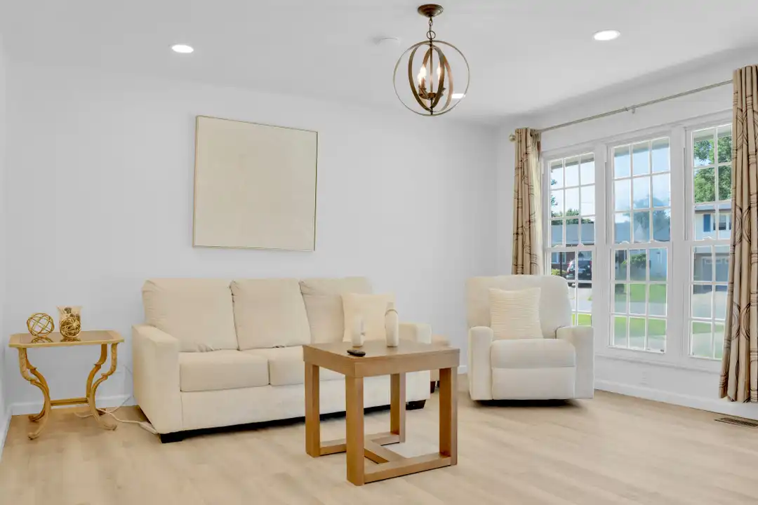 104 W Jackson St – photo 1