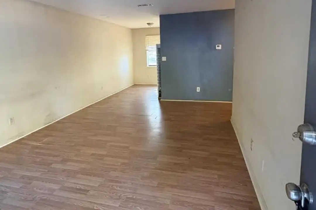 430 Critcher Dr - View 2