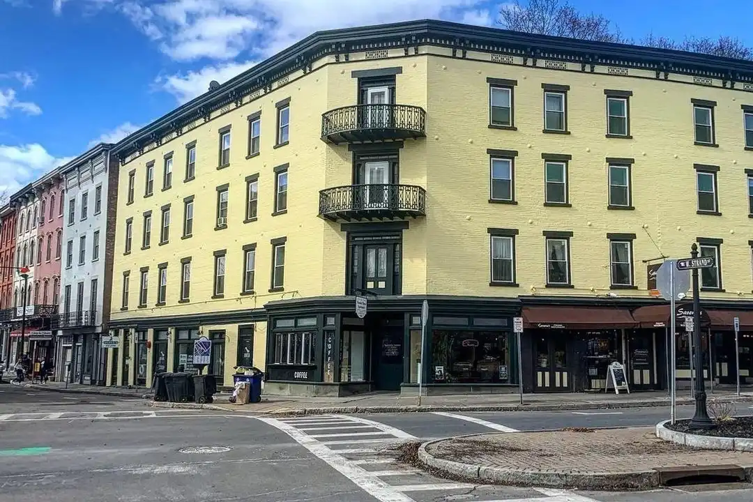 11 Broadway unit 32 – photo 1 of 8