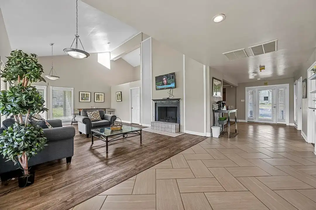 Apartment in Arlington - View 5