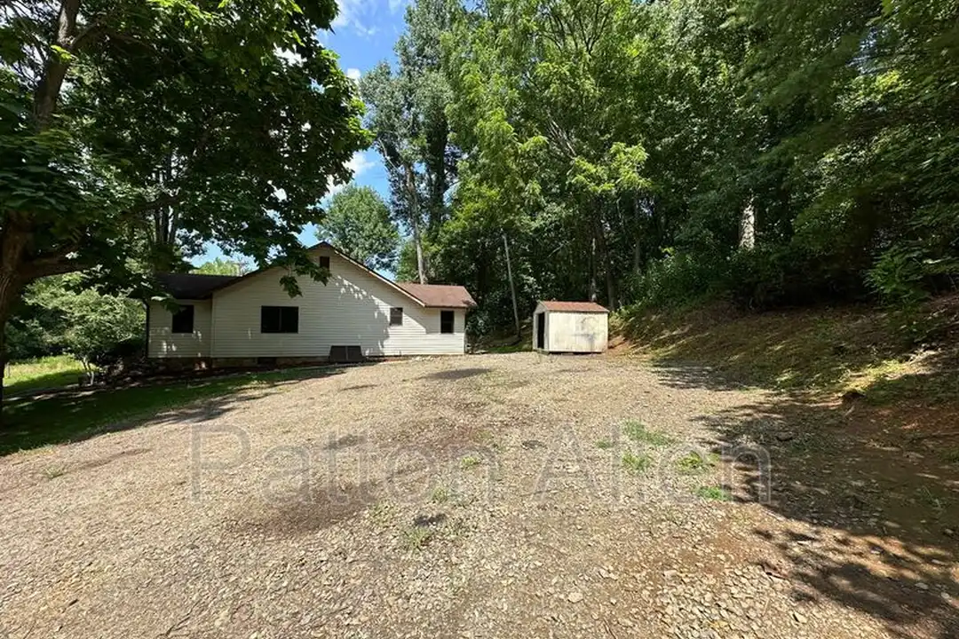 267 Davis Creek Rd - View 5