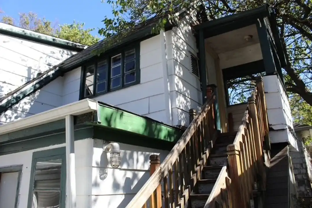 904 S Webber St unit 904 1/2 – photo 1 of 6