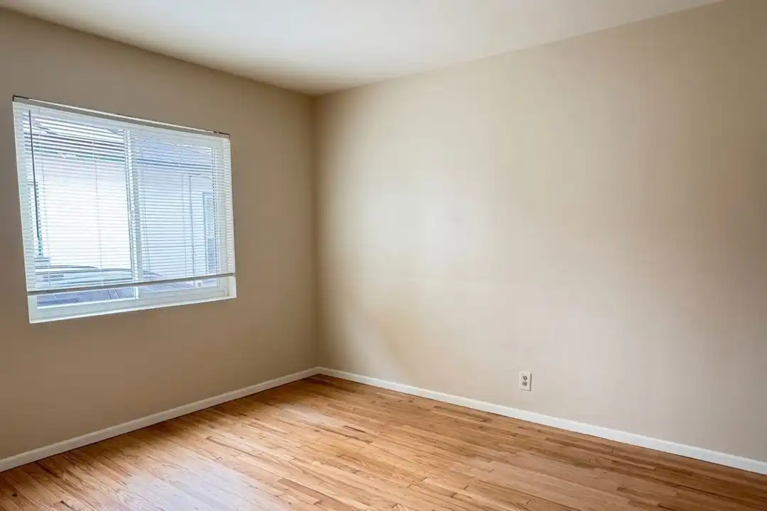 5960 Linden Ave unit #1 - View 5