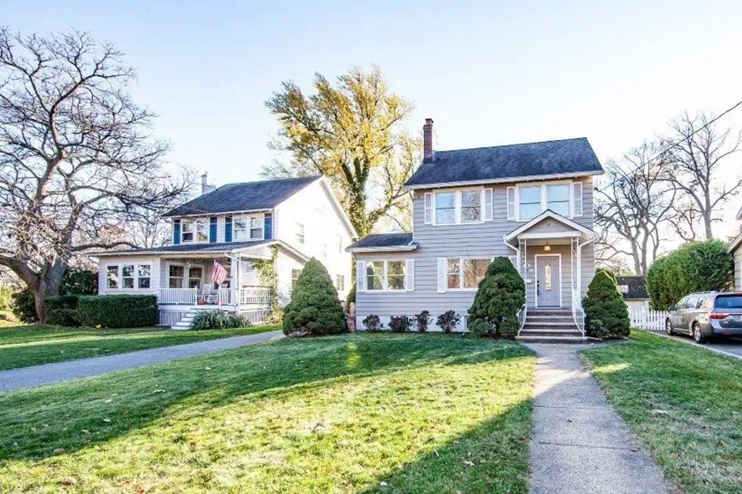 16 Columbus Ave – photo 1 of 14