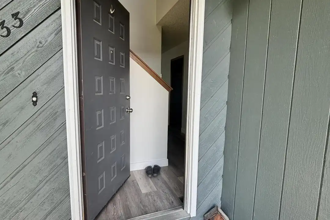 2733 W 69th Ave - View 2