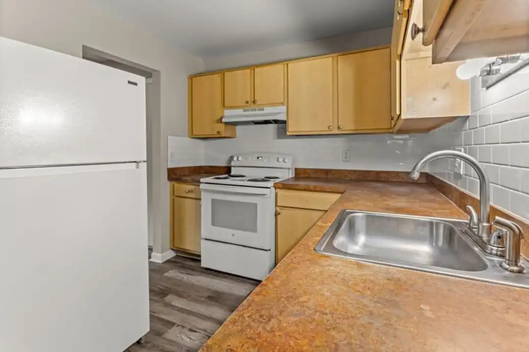 21850 Coolidge Hwy unit Apt 203 – další