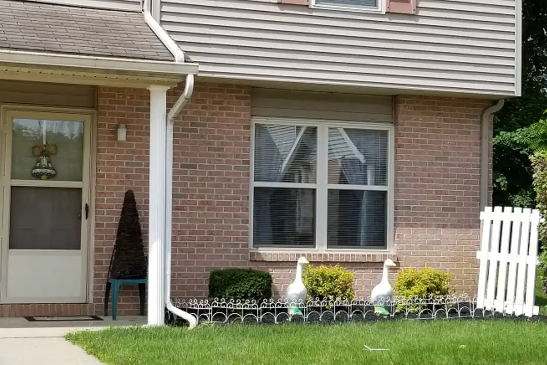93 N 3rd St – photo 1 of 8