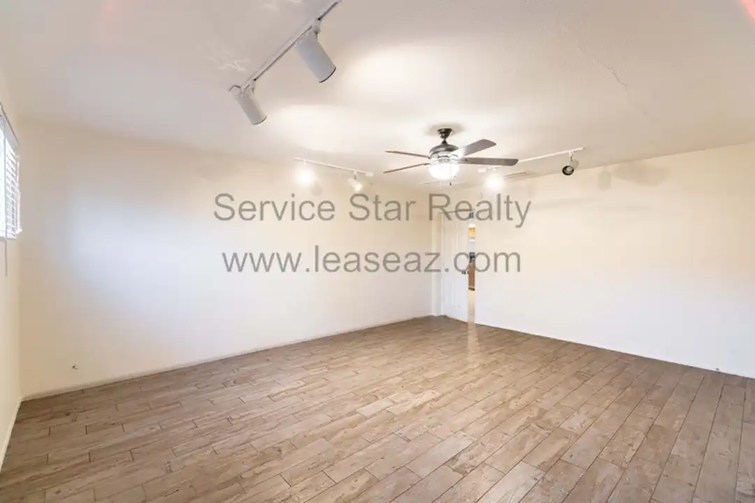 923 E Wesleyan Dr - More