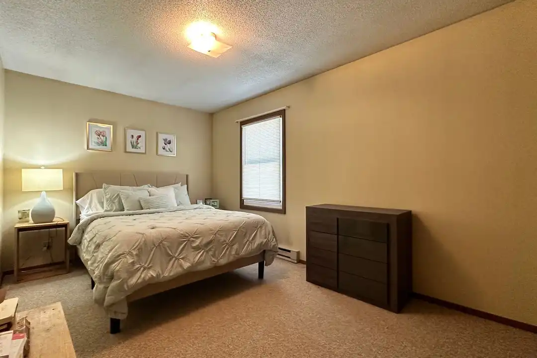3210 Oak Knoll Dr unit 4 - More