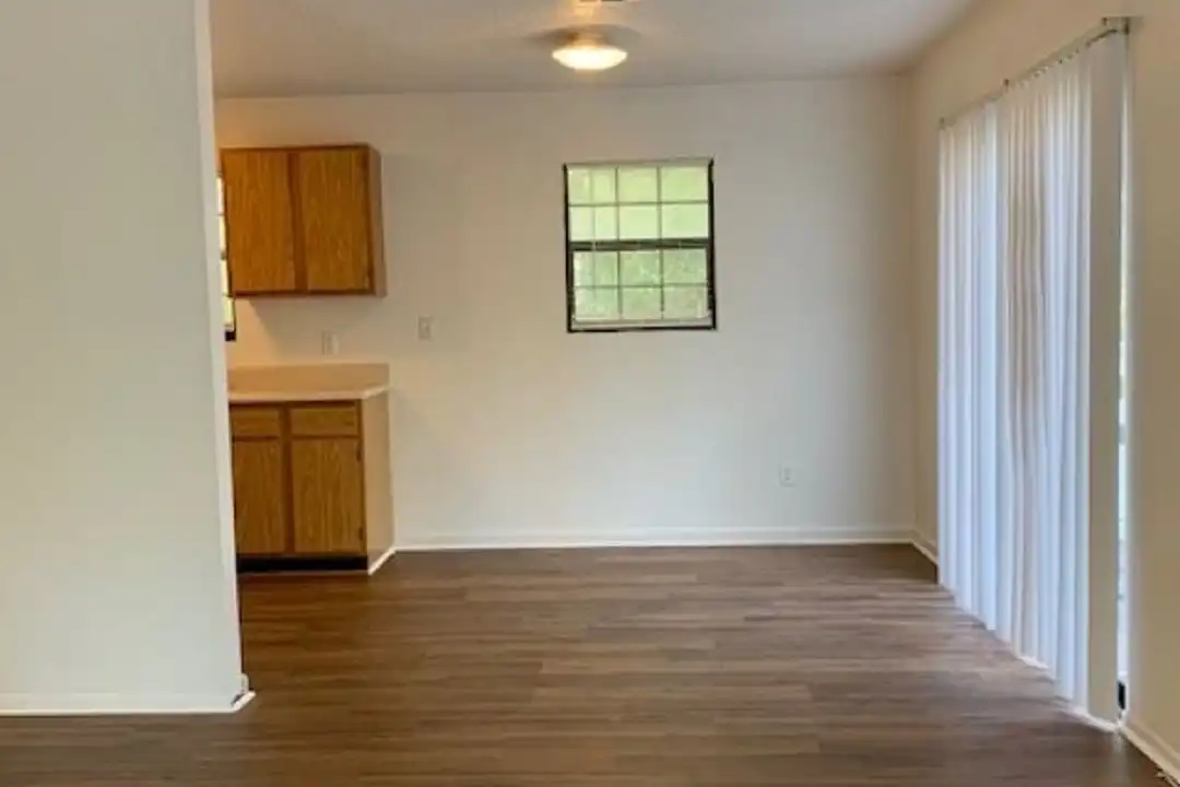 House in Tallahassee - View 5