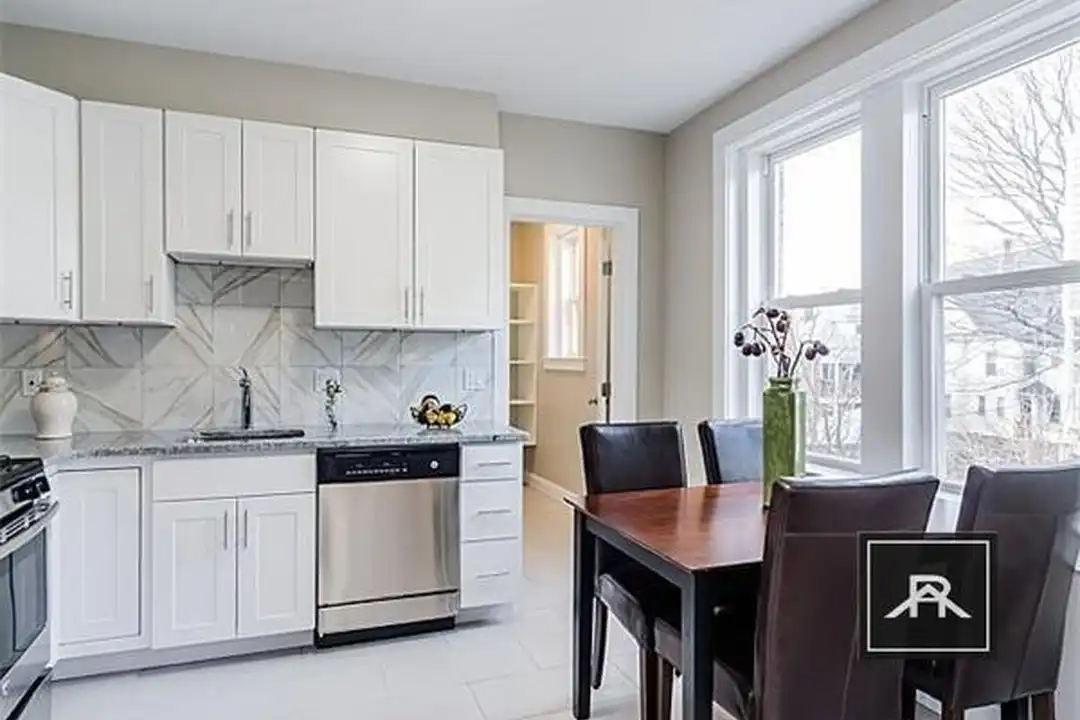 4 Leicester St – pohled 2