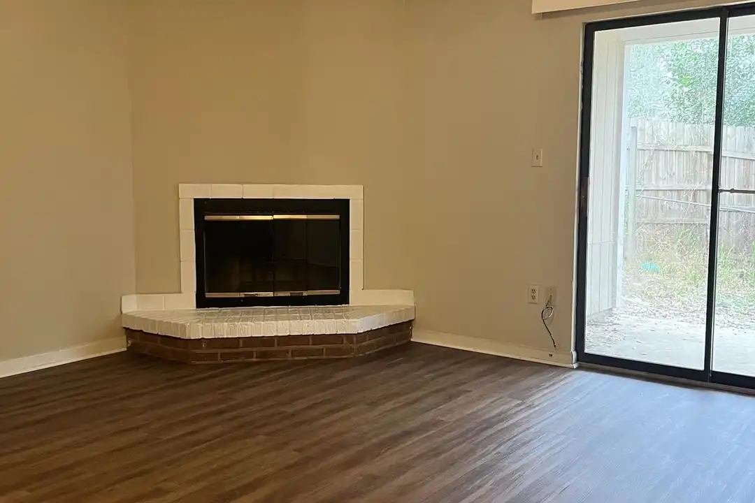1850 Sylvan Ct - View 4