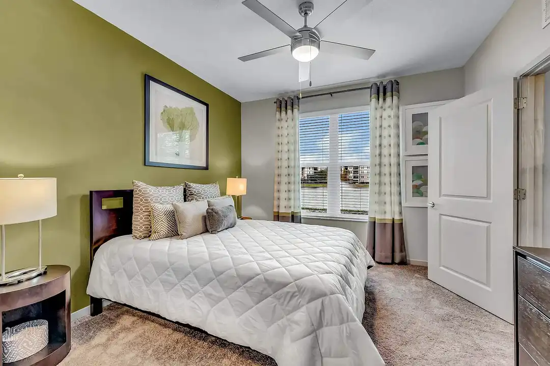 Apartment in Riverview - More