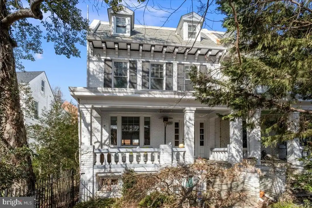 2017 Klingle Rd NW - View 6