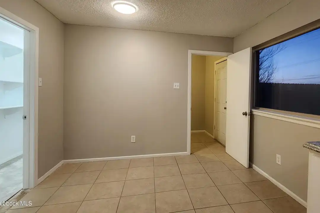 4530 Marshall St - View 4