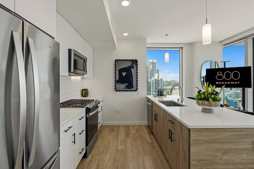 800 Broadway – photo 1