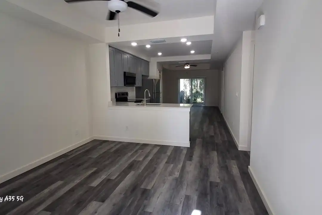 3170 Oleander Ave - View 2