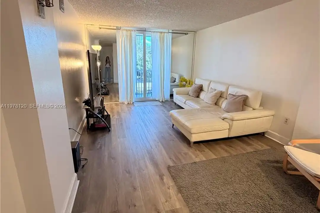 16851 NE 23rd Ave unit B304 - View 4