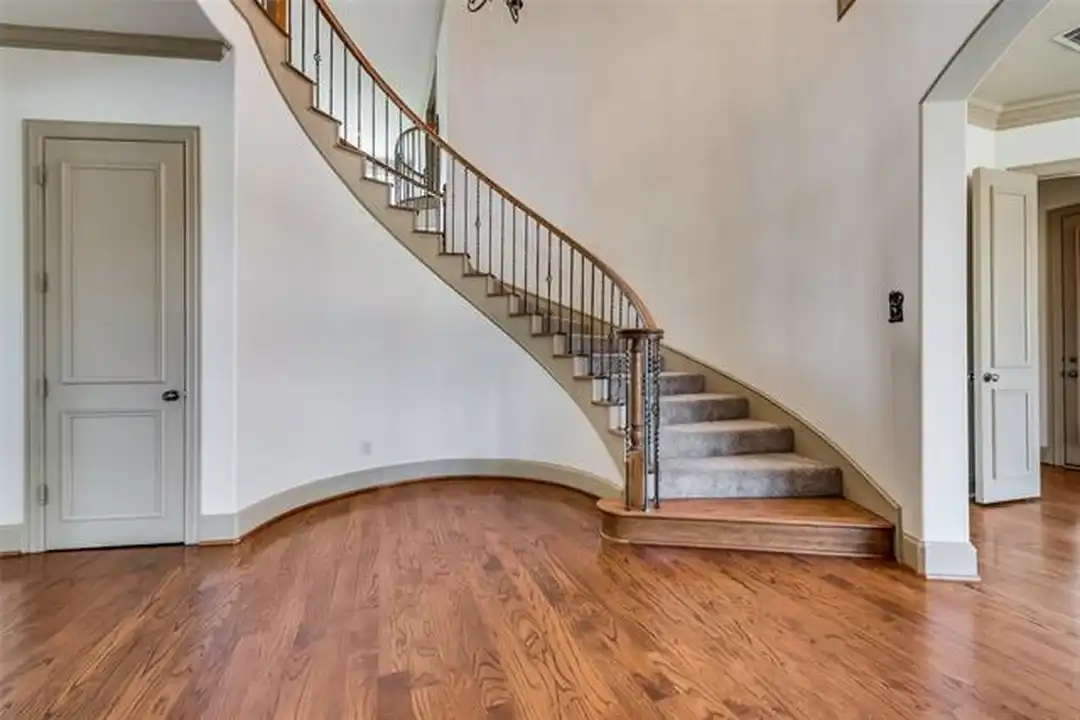 House in Heath - View 4