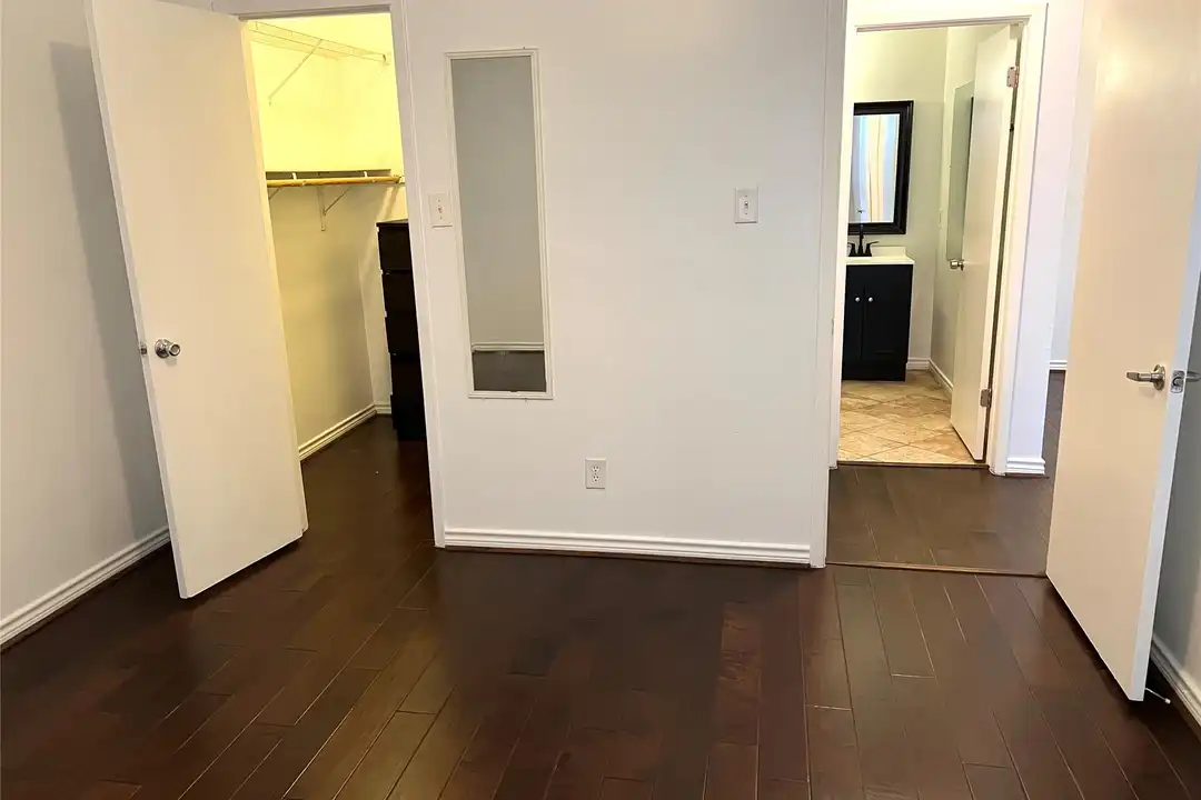 Apartment in Houston - View 2
