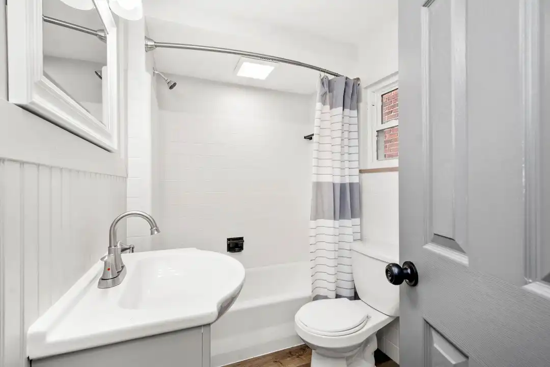 122 Kirk Ave - View 2